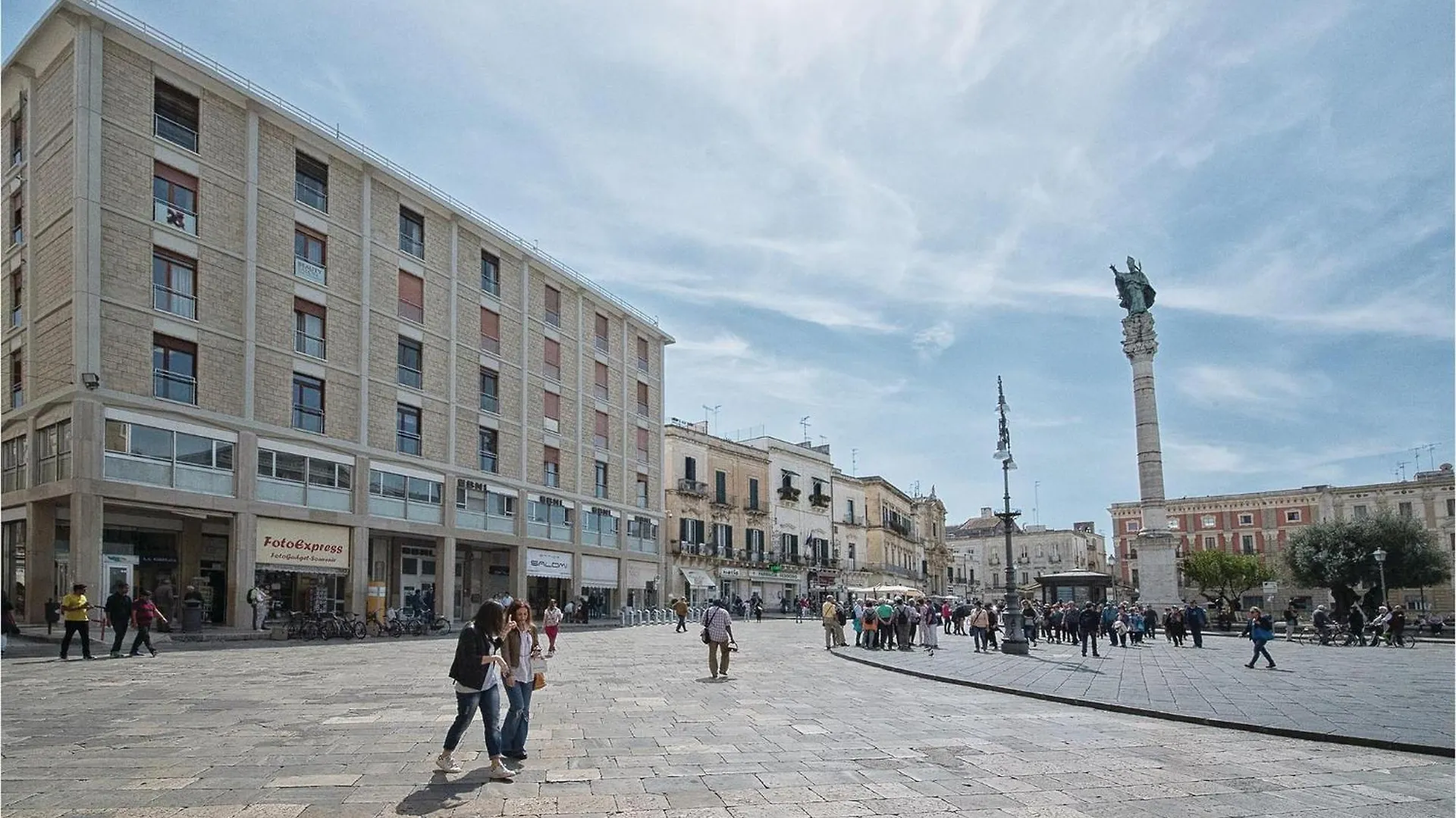 Cozy Apartment In Lecce Le With Kitchen